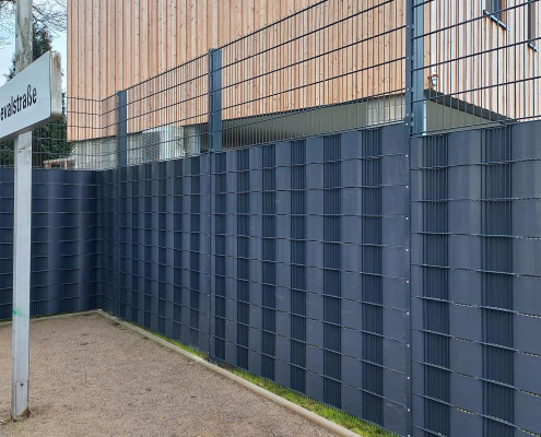 Doppelstabzaun mit Maschung 25x200 und 50x200 mm