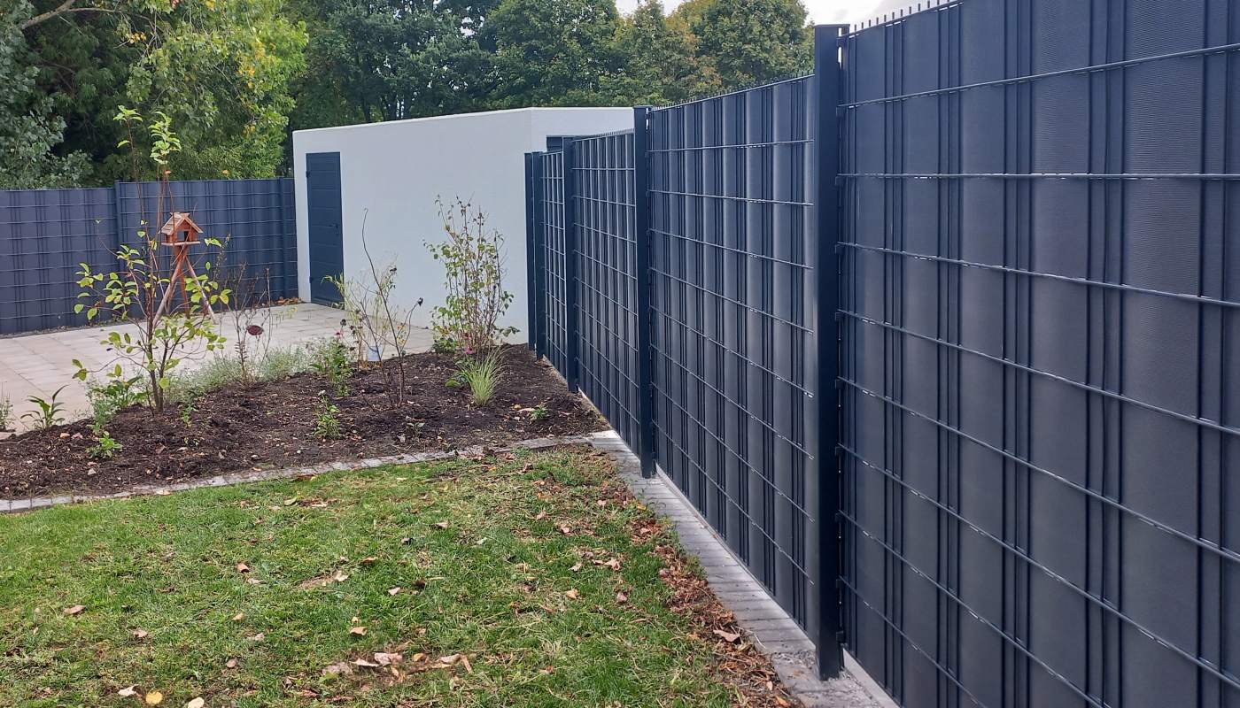 Doppelstabzaun mit Sichtschutz premium