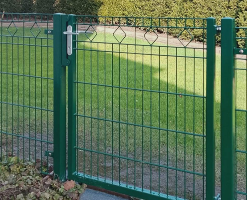 Schmuckzaun moosgrün mit Tür